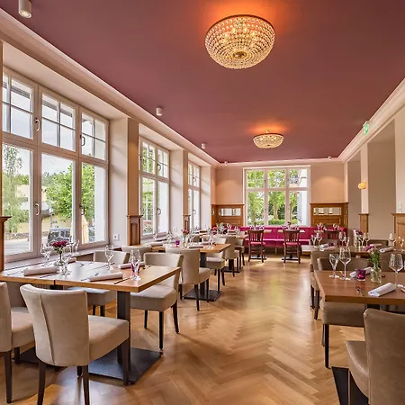 Kurhaushotel Szálloda