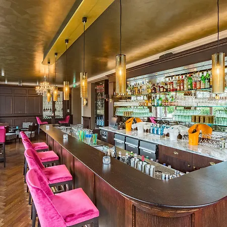 Kurhaushotel Szálloda