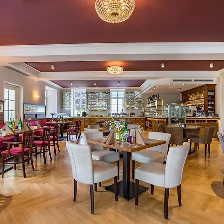 Kurhaushotel Szálloda 3*